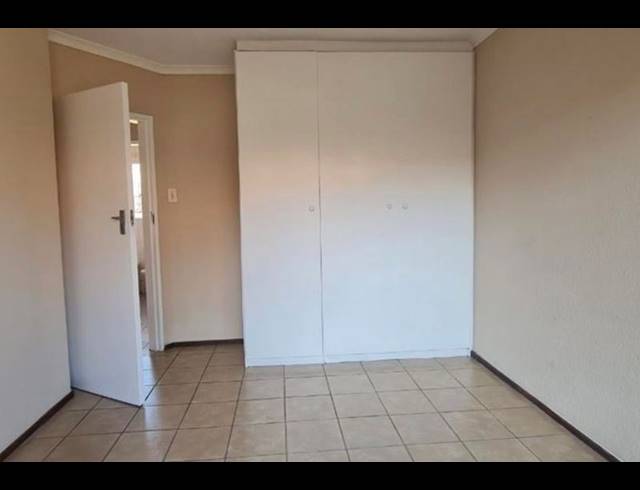 2 BEDROOM TOWNHOUSE FOR SALE IN TERENURE